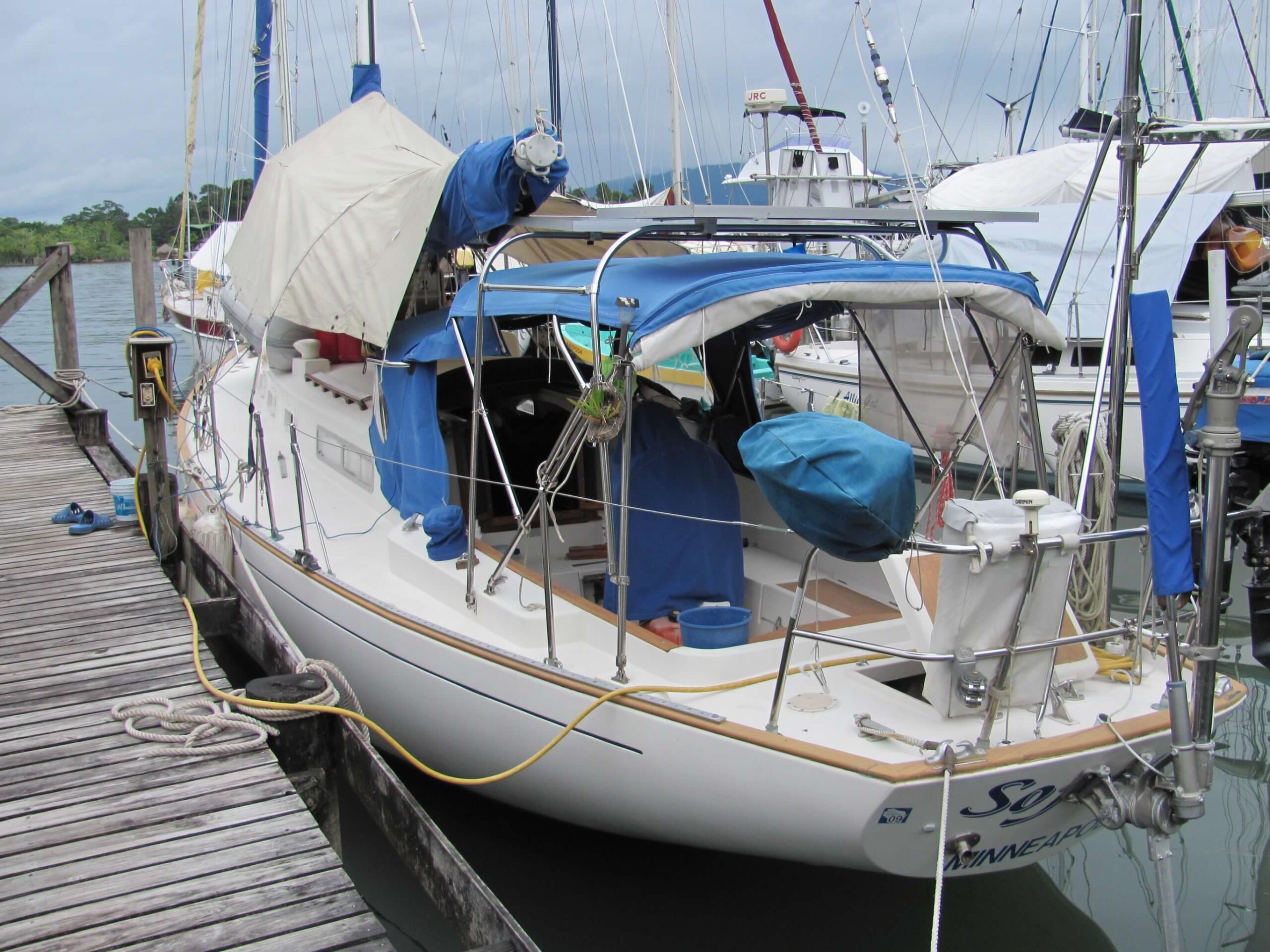 Leaving Rio Dulce, Guatemala to Placencia, Belize 12-2011